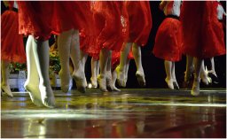danseuses robes rouges_0787_1